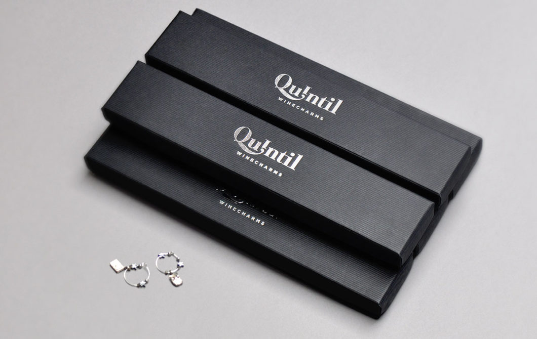 Graphasel Design Studio - Quintil Wine Charms - Arculat Csomagolás Online Graphasel Design Studio - Quintil Wine Charms - Arculat Csomagolás Online