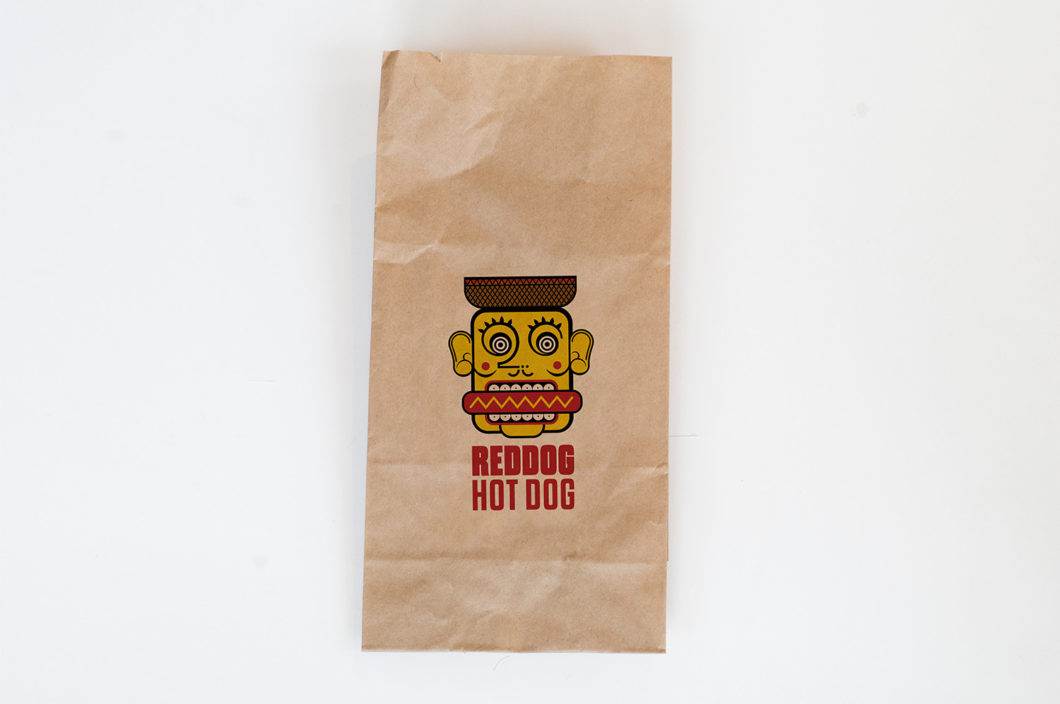 Graphasel Design Studio - Reddog Hot Dog - Arculat Csomagolás Print Graphasel Design Studio - Reddog Hot Dog - Arculat Csomagolás Print