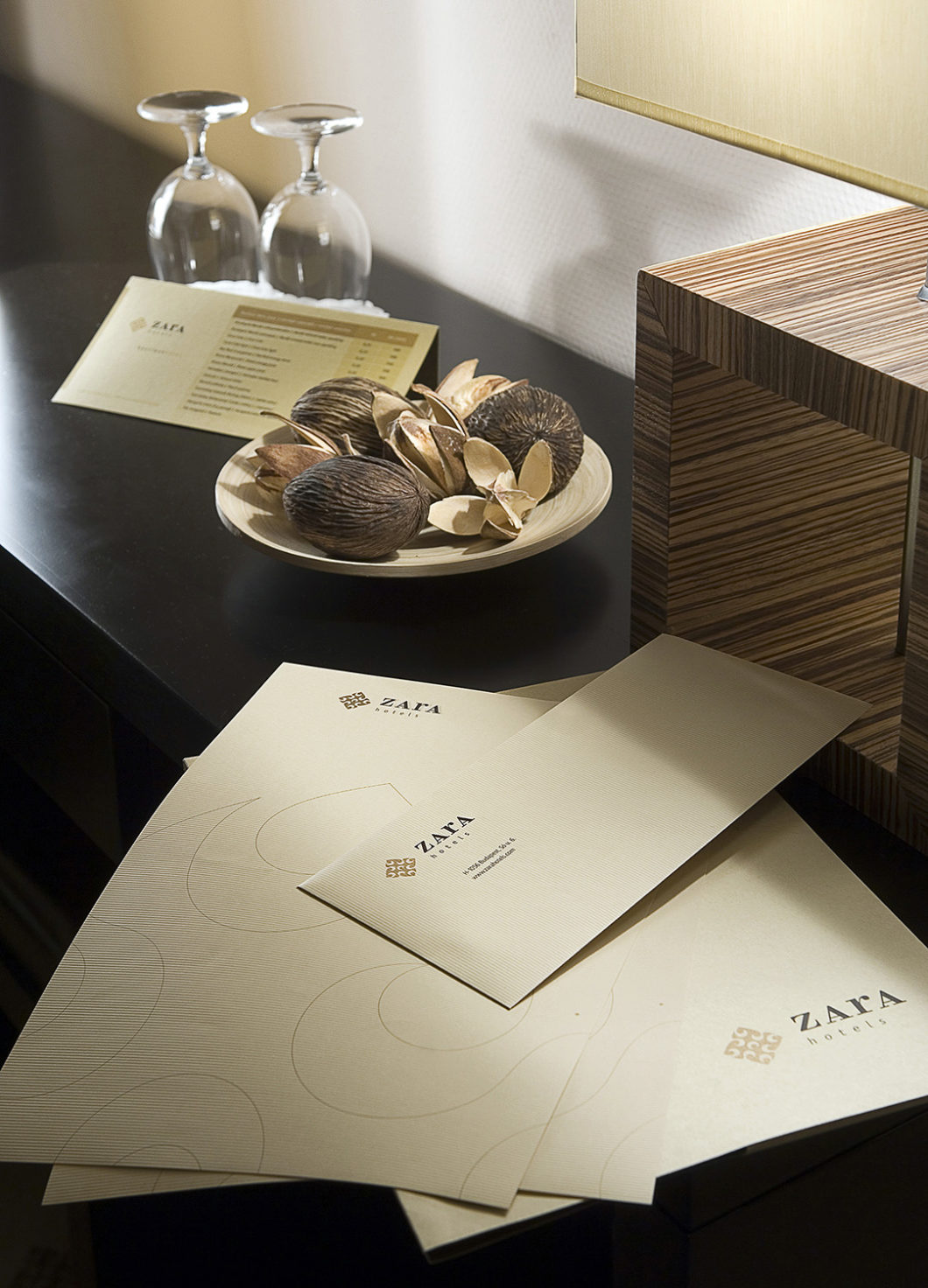 Graphasel Design Studio - Zara Hotel Arculat - Arculat Csomagolás Print Graphasel Design Studio - Zara Hotel Arculat - Arculat Csomagolás Print
