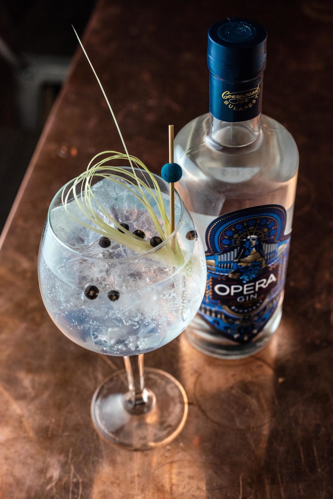 Graphasel Design Studio - OPERA GIN - Arculat Csomagolás Graphasel Design Studio - OPERA GIN - Arculat Csomagolás