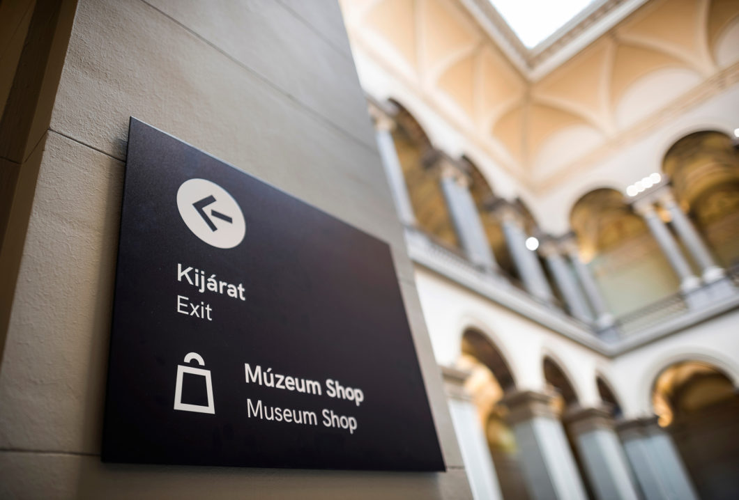 Graphasel Design Studio - Két múzeum, egy arculat - Enteriőr Navigáció Print Graphasel Design Studio - Két múzeum, egy arculat - Enteriőr Navigáció Print